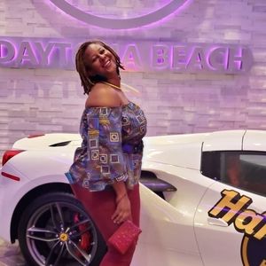 Meet your Posher, Jeanine